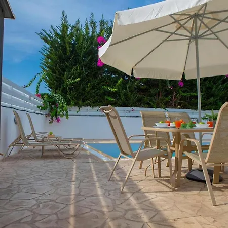 Villa Kiwi Palm 13 Protaras