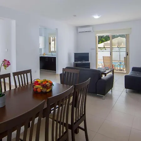 Villa Kiwi Palm 13 Protaras